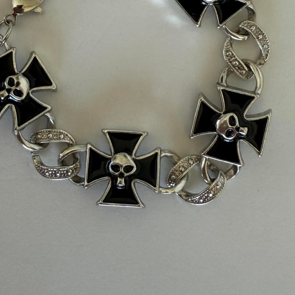 Silver and black skull and - Picture 3 of 9